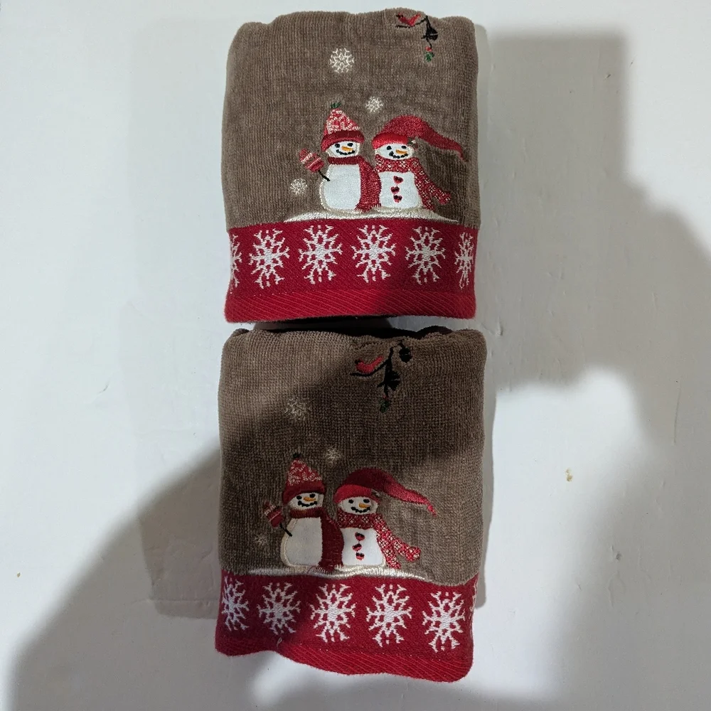 100% Cotton Festive Brown Snowman Towels. 1 Pr. Hand Towels